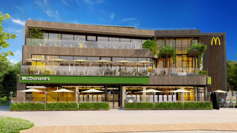 Le plus grand McDonald’s du monde à Disney Village