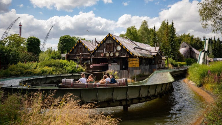 Un jeune homme perd une partie de son doigt sur le Crazy River à Walibi Holland
