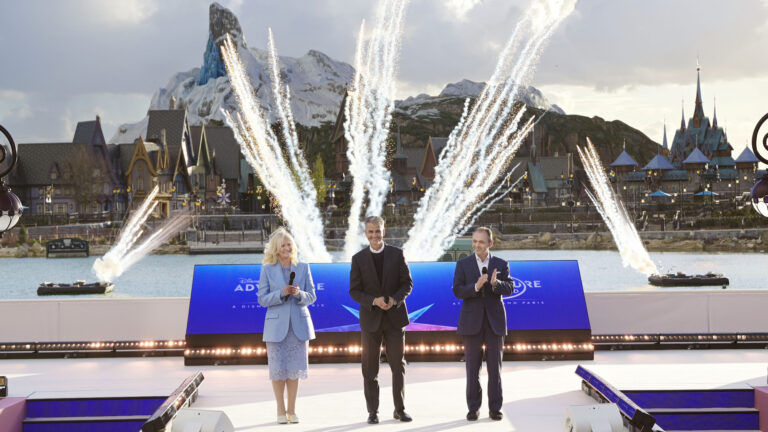 Inauguration du Monde de La Reine des Neiges à Disney Adventure World