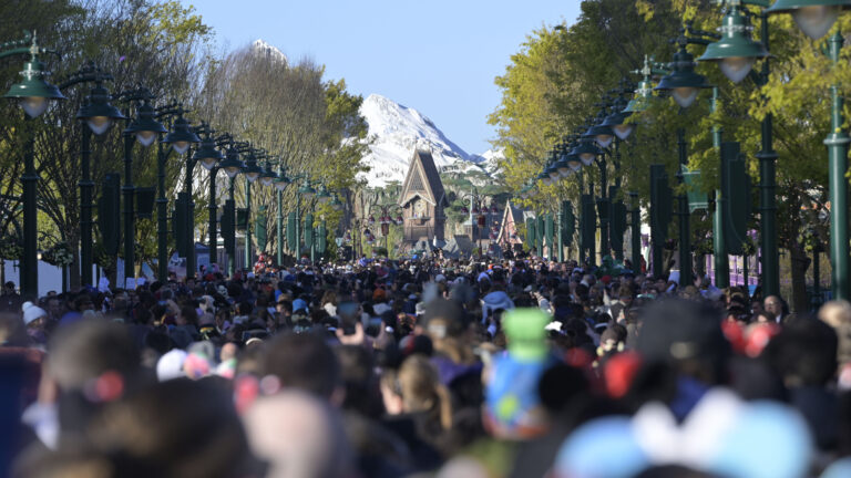 Ouverture officielle de Disney Adventure World et du Monde de La Reine des Neiges