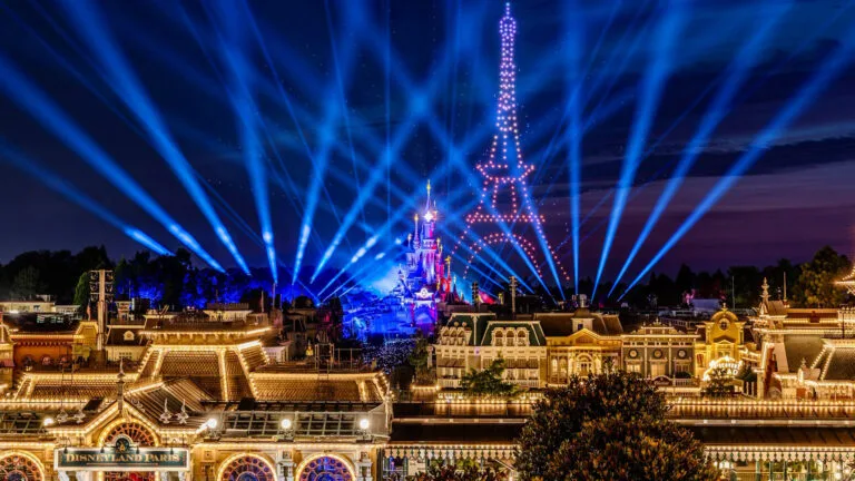 Le ciel de Disneyland Paris s'est illuminé pour célébrer la Fête Nationale !