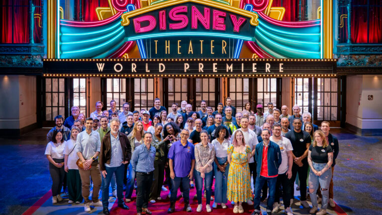 Les équipes Disney célèbrent l’ouverture de World Premiere