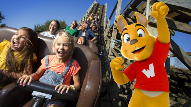 Dock World fête son premier anniversaire et la restauration évolue pour 2026 à Walibi Belgium