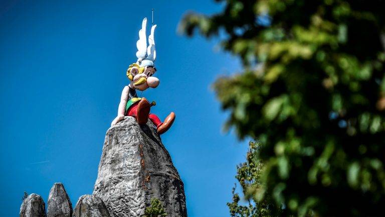 Le rocher du parc Astérix se refait une beauté